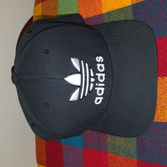 Adidas Trefoil Thick 3D Embroidered Logo Snapback Hat Cap OSFA - Picture 1 of 9